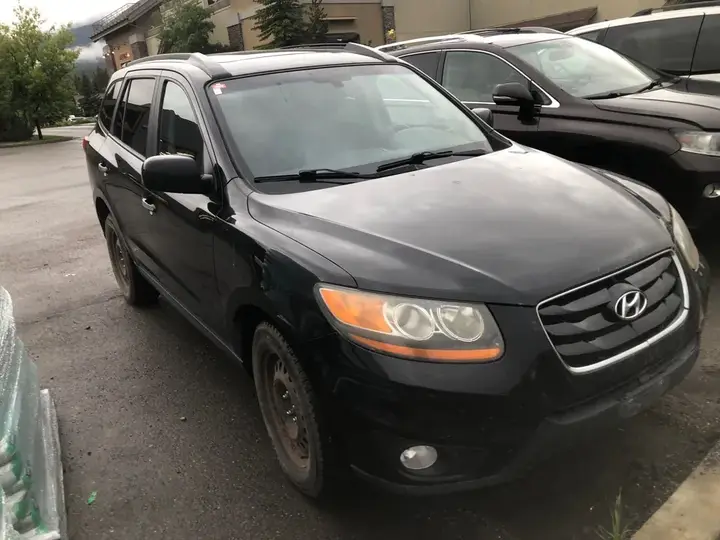 Hyundai Santa Fe 2010 photo 2