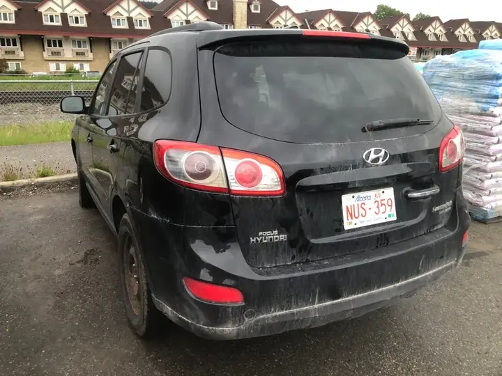 Hyundai Santa Fe 2010 photo 4