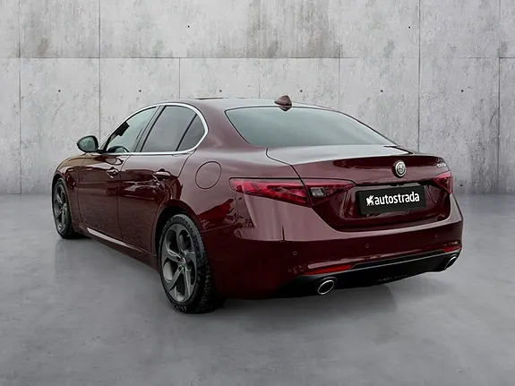 Alfa Romeo Giulia 2019 photo 3