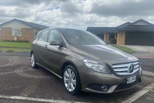 Mercedes-Benz B 200