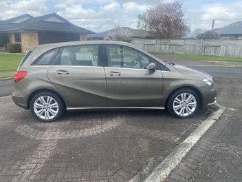 Mercedes-Benz B 200 2014 photo 3