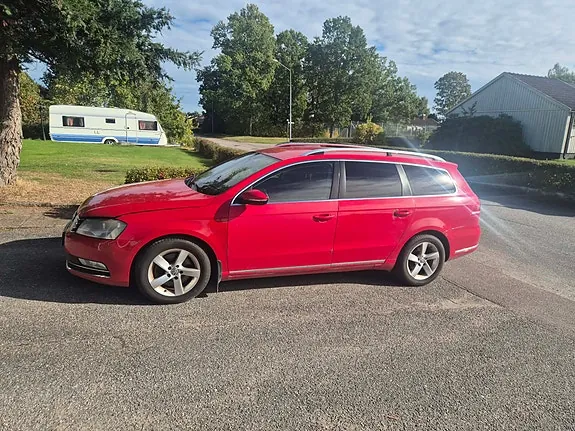 Volkswagen Passat 2011 photo 2