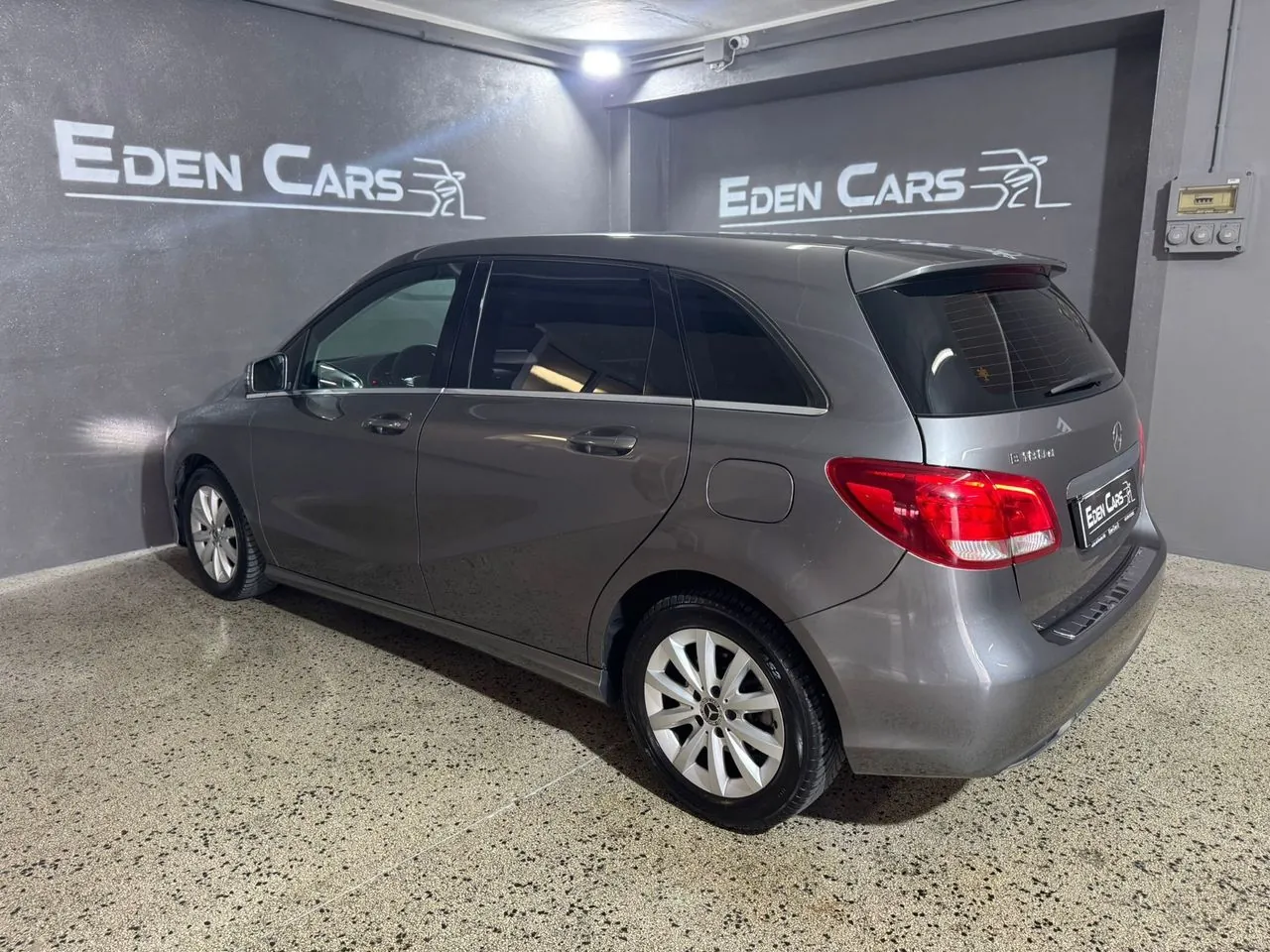 Mercedes-Benz B-Class 2017 photo 5