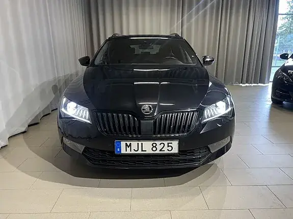 Skoda Superb 2018 photo 2