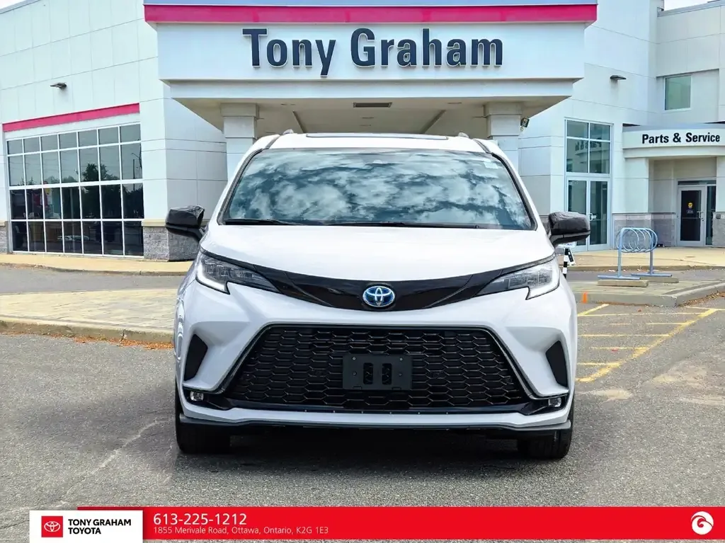 Toyota Sienna 2025 photo 2