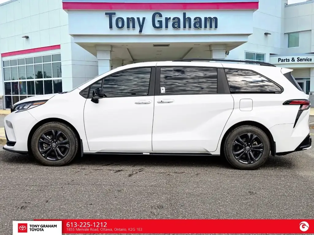 Toyota Sienna 2025 photo 3