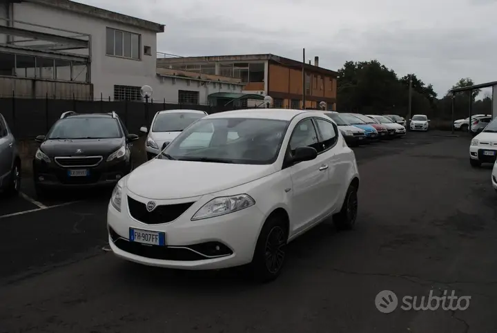 Lancia Ypsilon