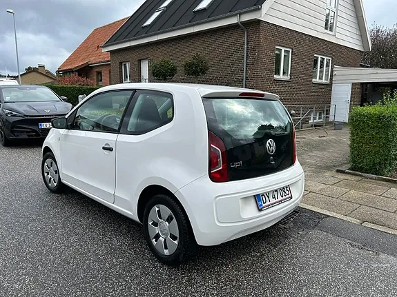 Volkswagen Up 2012 photo 2