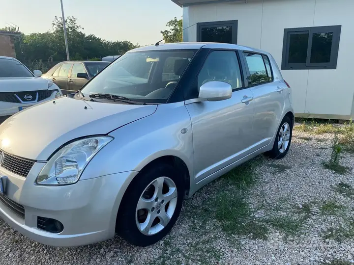 Suzuki Swift 2006 photo 3