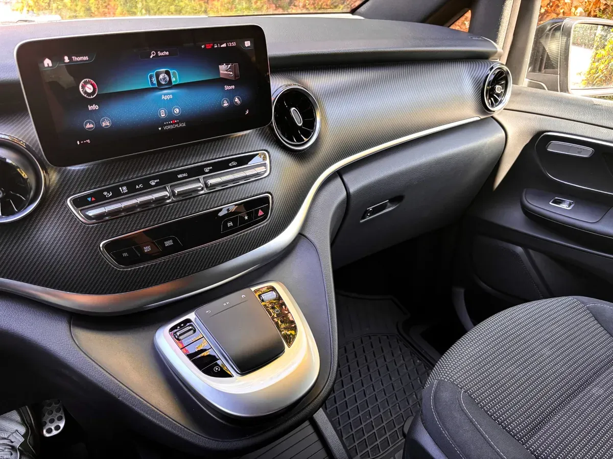 Mercedes-Benz V-Class 2022 photo 2