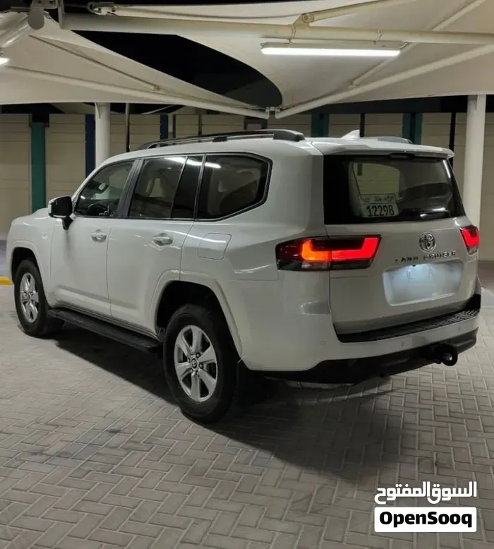 Toyota Land Cruiser 2023 photo 3