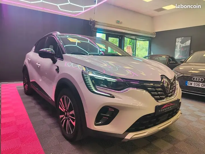Renault Captur 2023 photo 3