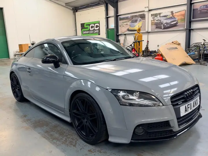 Audi Tt 2011 photo 2