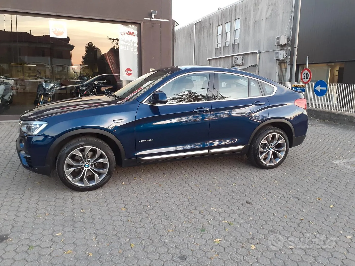 BMW X4 2015 photo 3