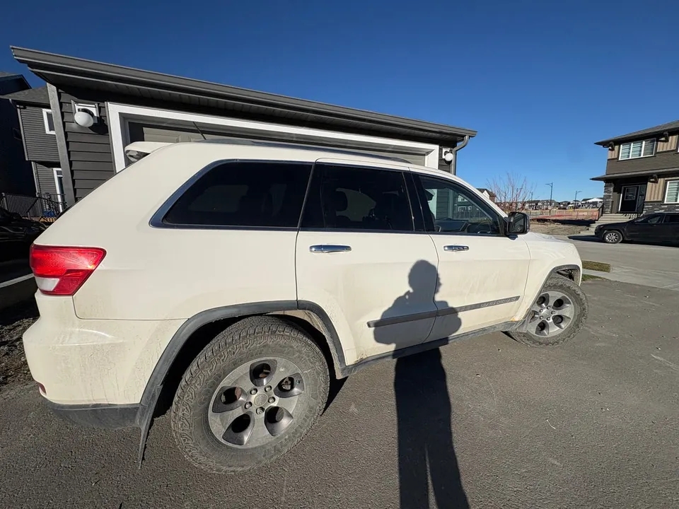 Jeep Grand Cherokee 2012 photo 2