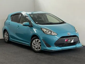 Toyota Aqua 2017 photo 2