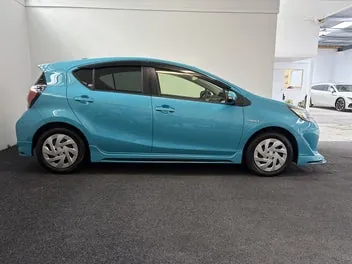Toyota Aqua 2017 photo 4