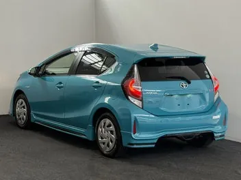 Toyota Aqua 2017 photo 5