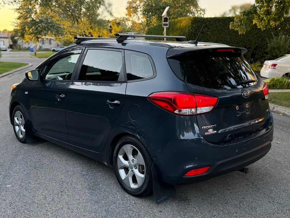 Kia Rondo 2014 photo 4