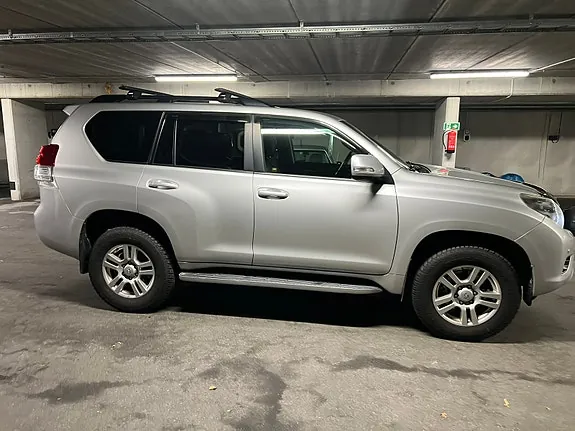Toyota Land Cruiser 2010 photo 5