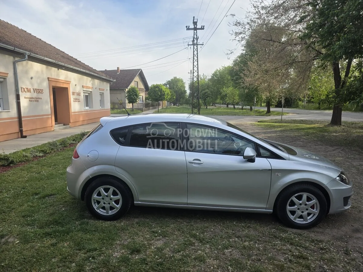 Seat Leon 2011 photo 3
