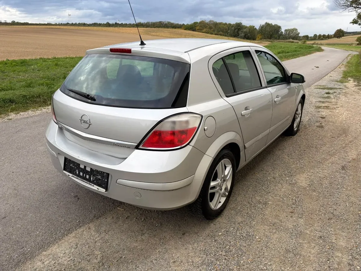 Opel Astra 2006 photo 3