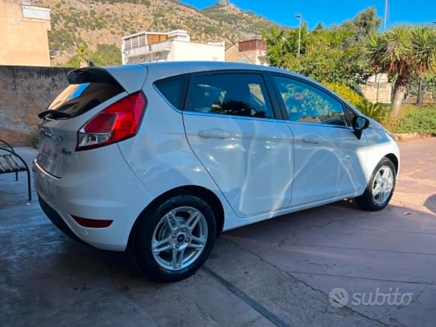Ford Fiesta 2014 photo 4