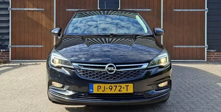 Opel Astra 2017 photo 2