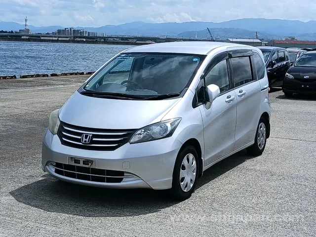 Honda Freed 2009 photo 2