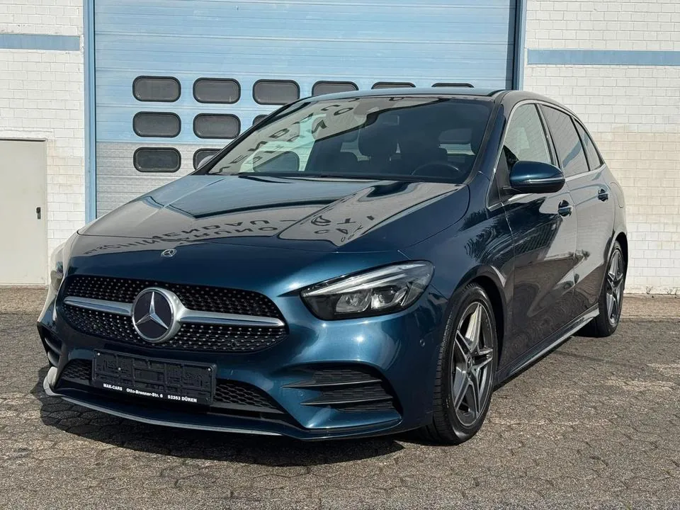 Mercedes-Benz B 180