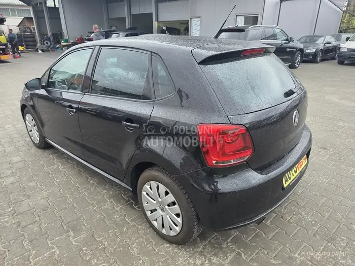 Volkswagen Polo 2010 photo 4