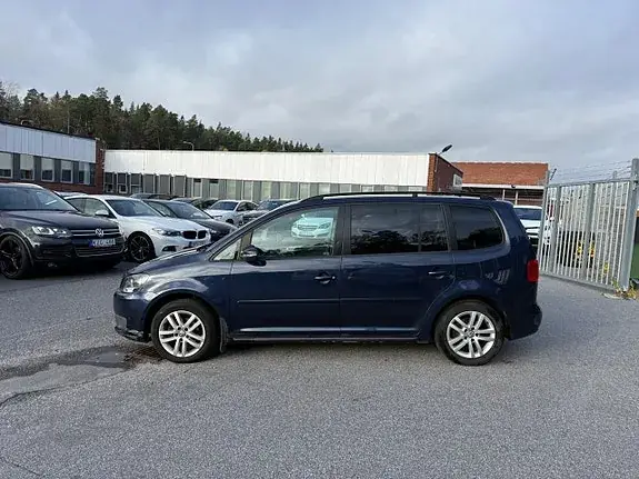 Volkswagen Touran 2011 photo 4