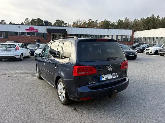 Volkswagen Touran 2011 photo 5