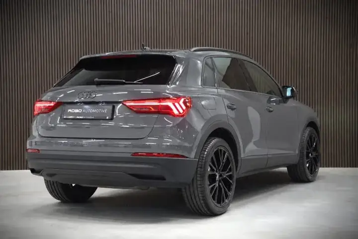 Audi Q3 2022 photo 2