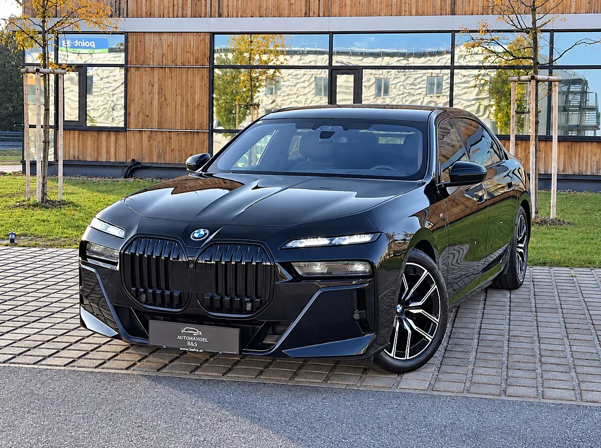 BMW 7 Series 2023 photo 3