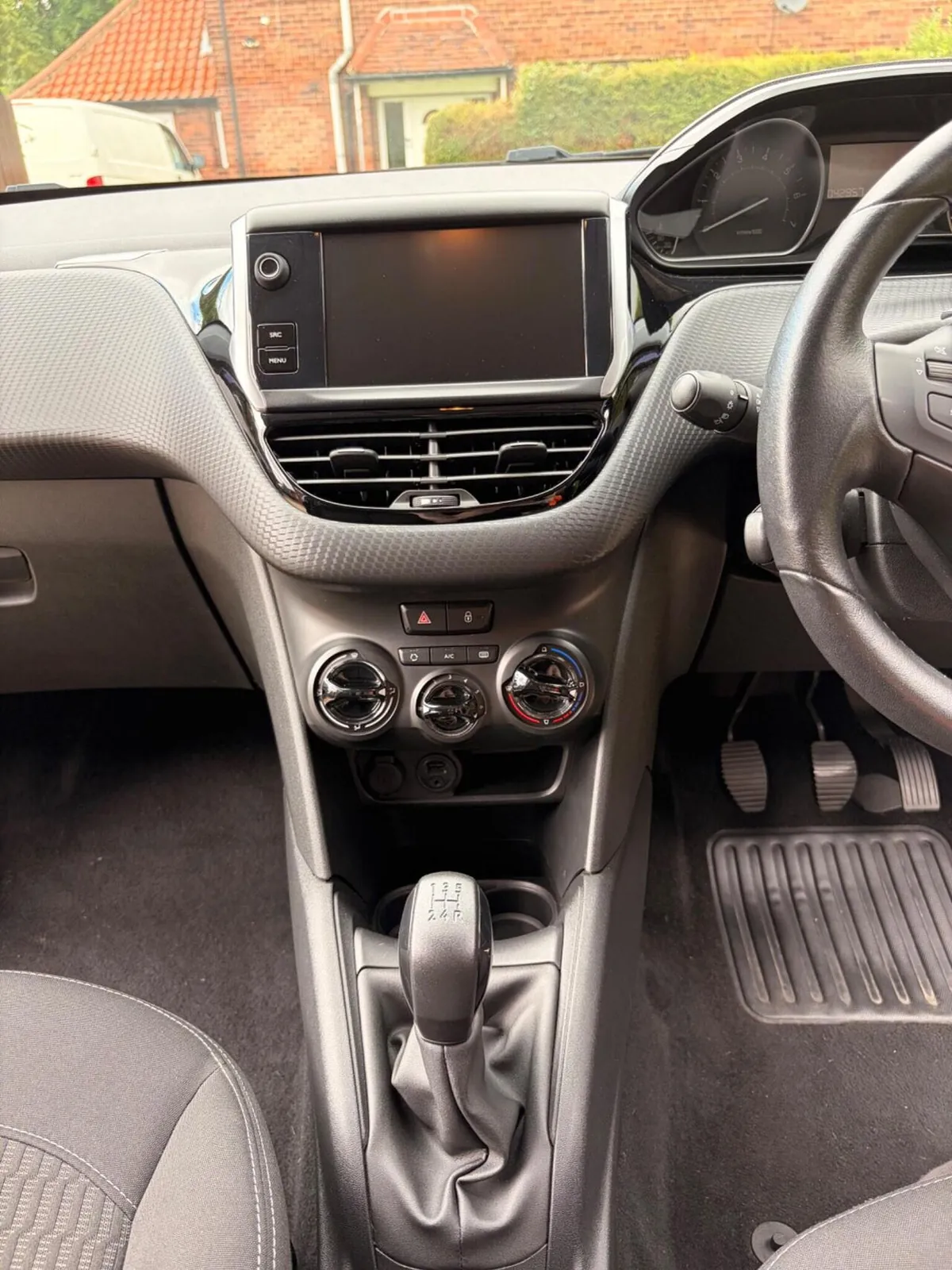 Peugeot 208 2017 photo 5