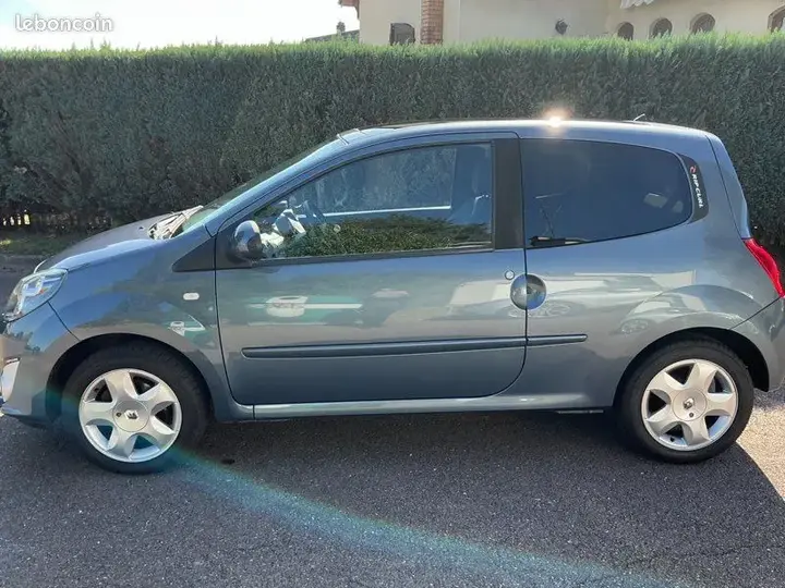 Renault Twingo 2010 photo 2