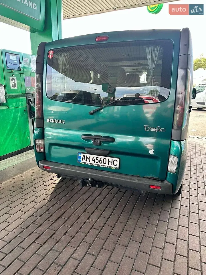 Renault Trafic 2004 photo 2