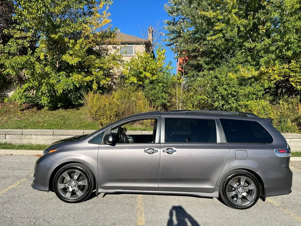 Toyota Sienna 2016 photo 5