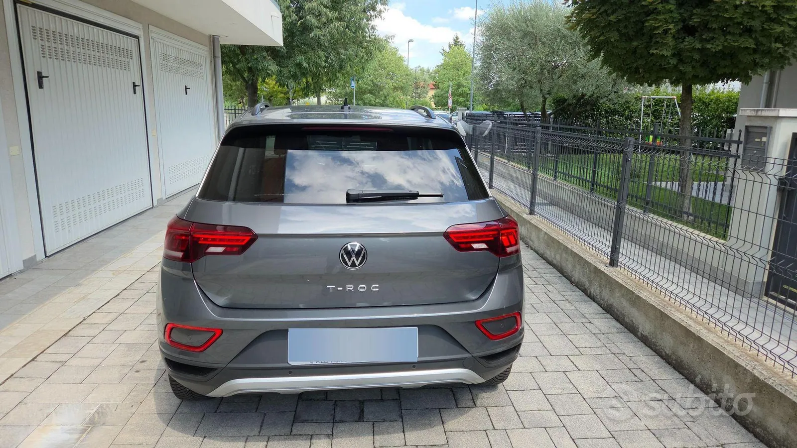 Volkswagen T-Roc 2024 photo 2