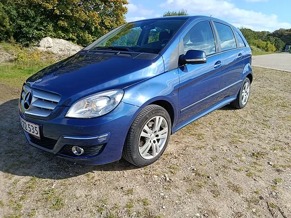 Mercedes-Benz B180