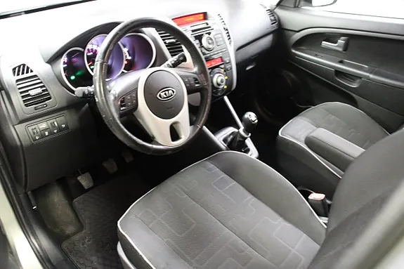 Kia Venga 2013 photo 5