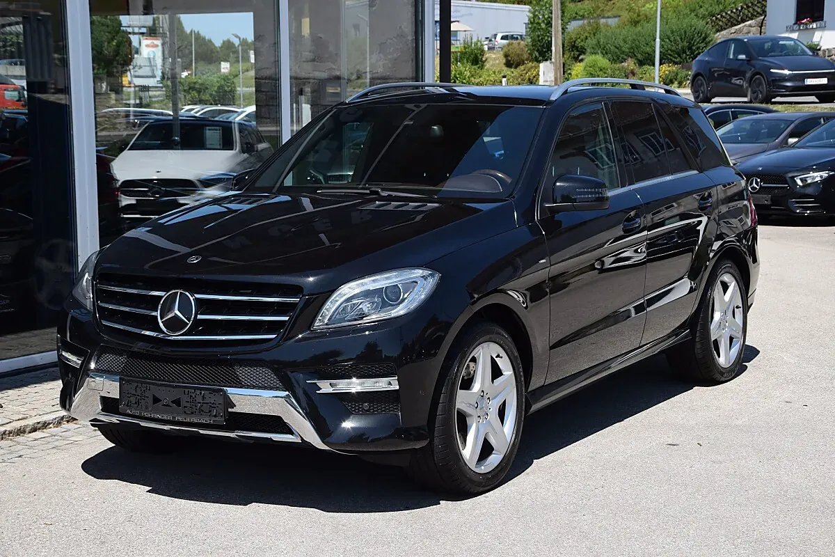 Mercedes-Benz M-Class 2012 photo 2