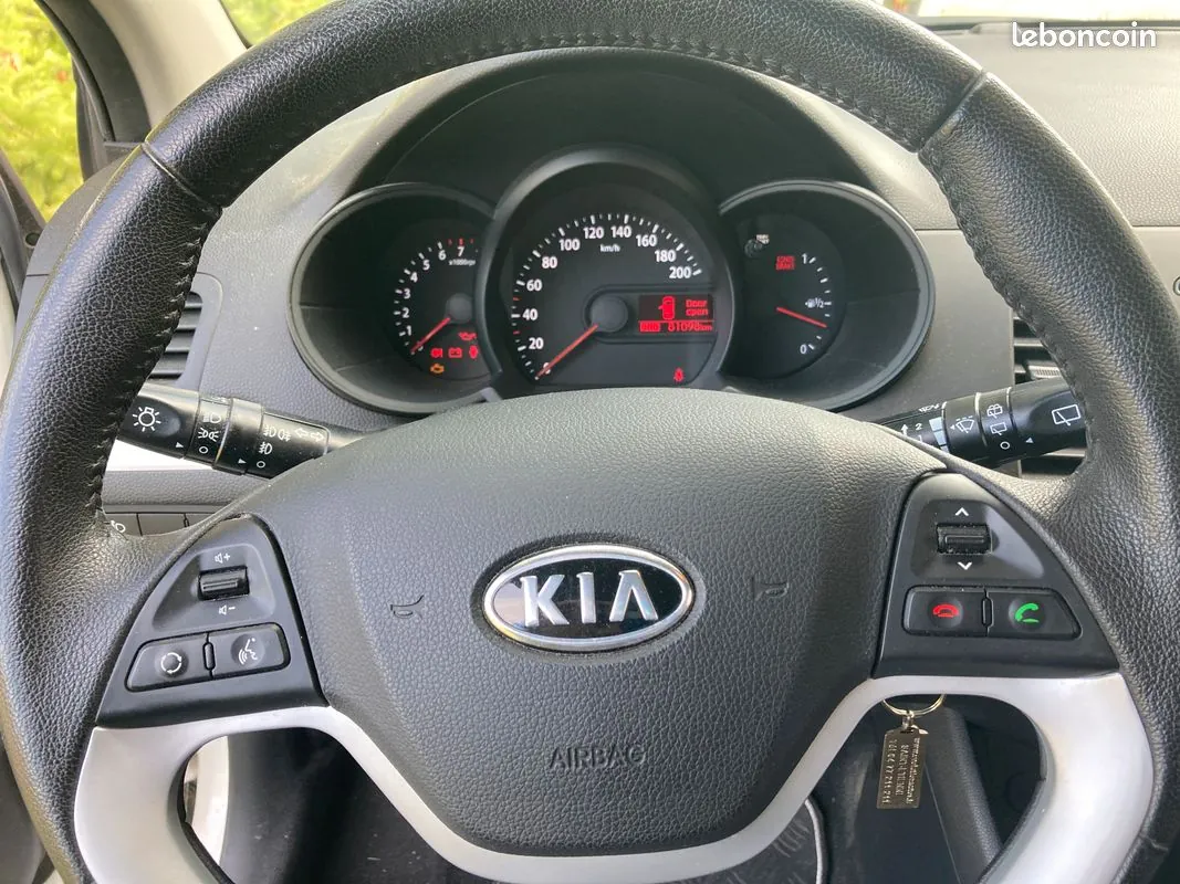 Kia Picanto 2012 photo 3
