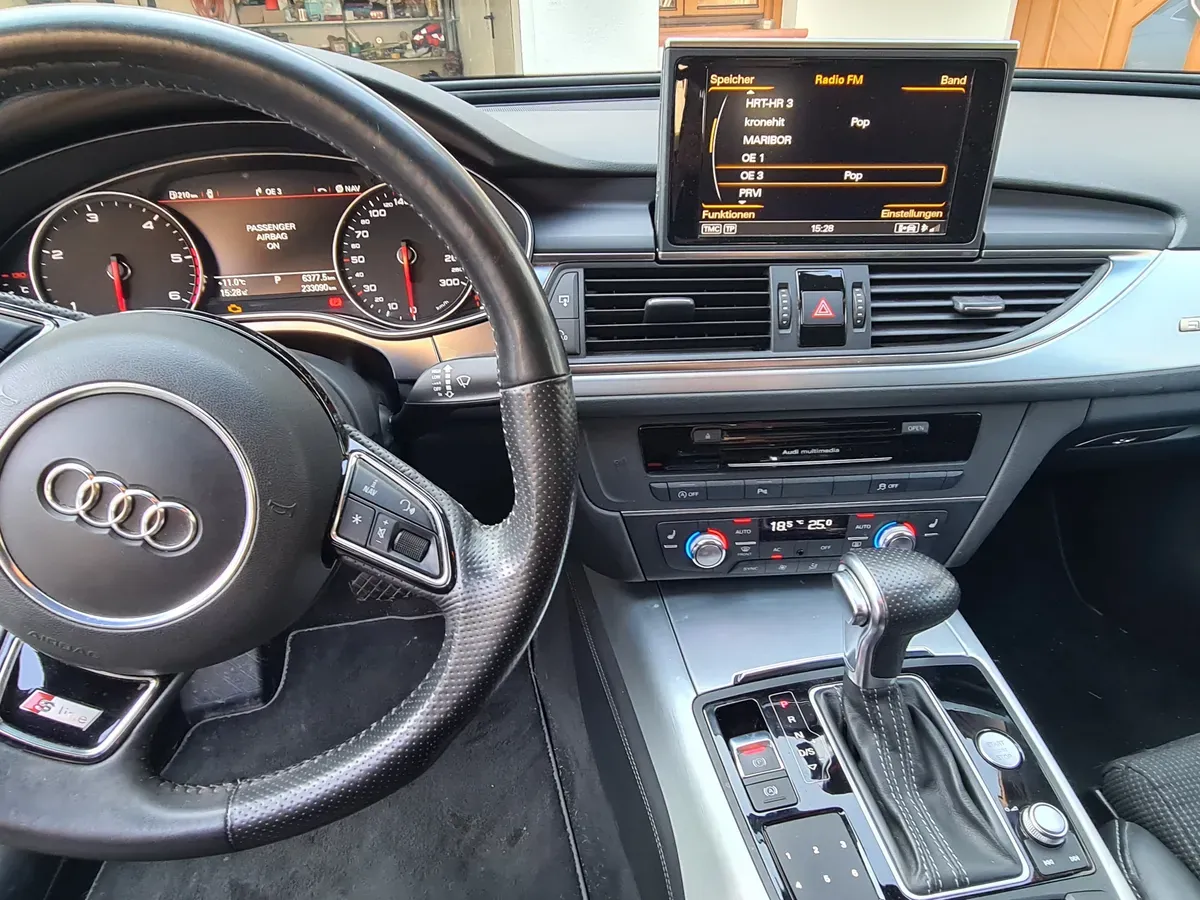 Audi A6 Avant 2012 photo 2