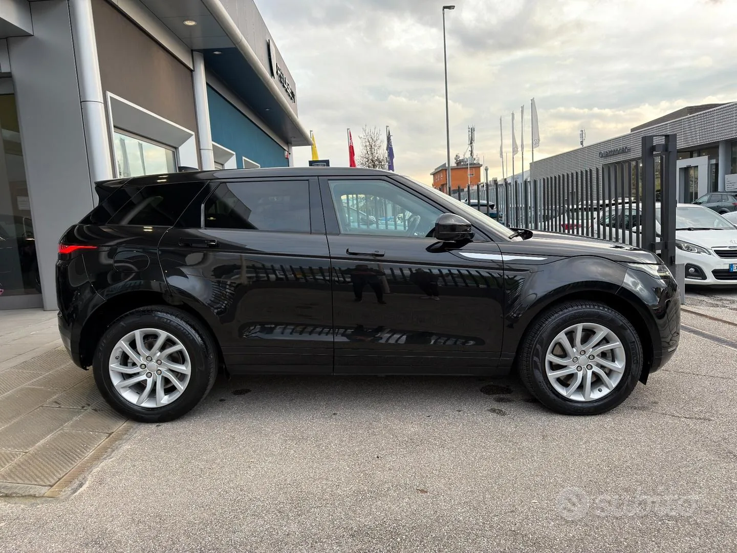 Land Rover Range Rover Evoque 2020 photo 4