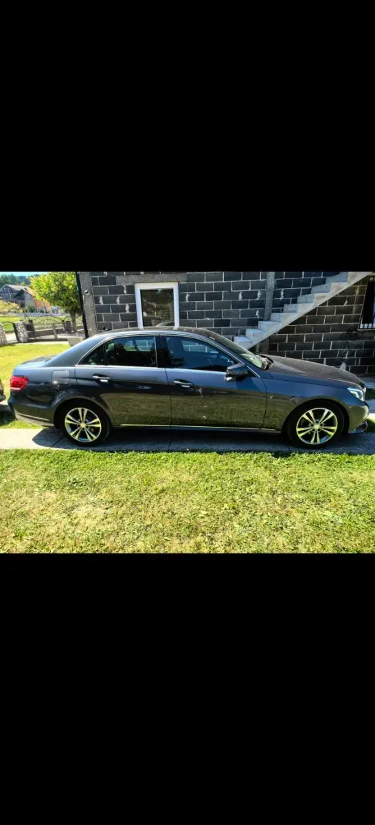 Mercedes-Benz E-Class 2015 photo 2