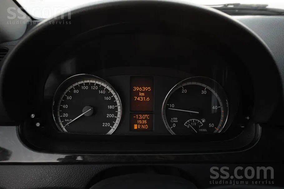Mercedes-Benz Viano 2012 photo 5