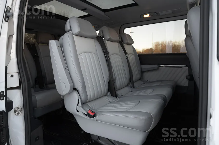 Mercedes-Benz Viano 2012 photo 3