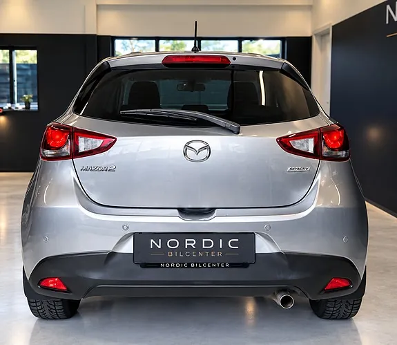 Mazda 2 2015 photo 3